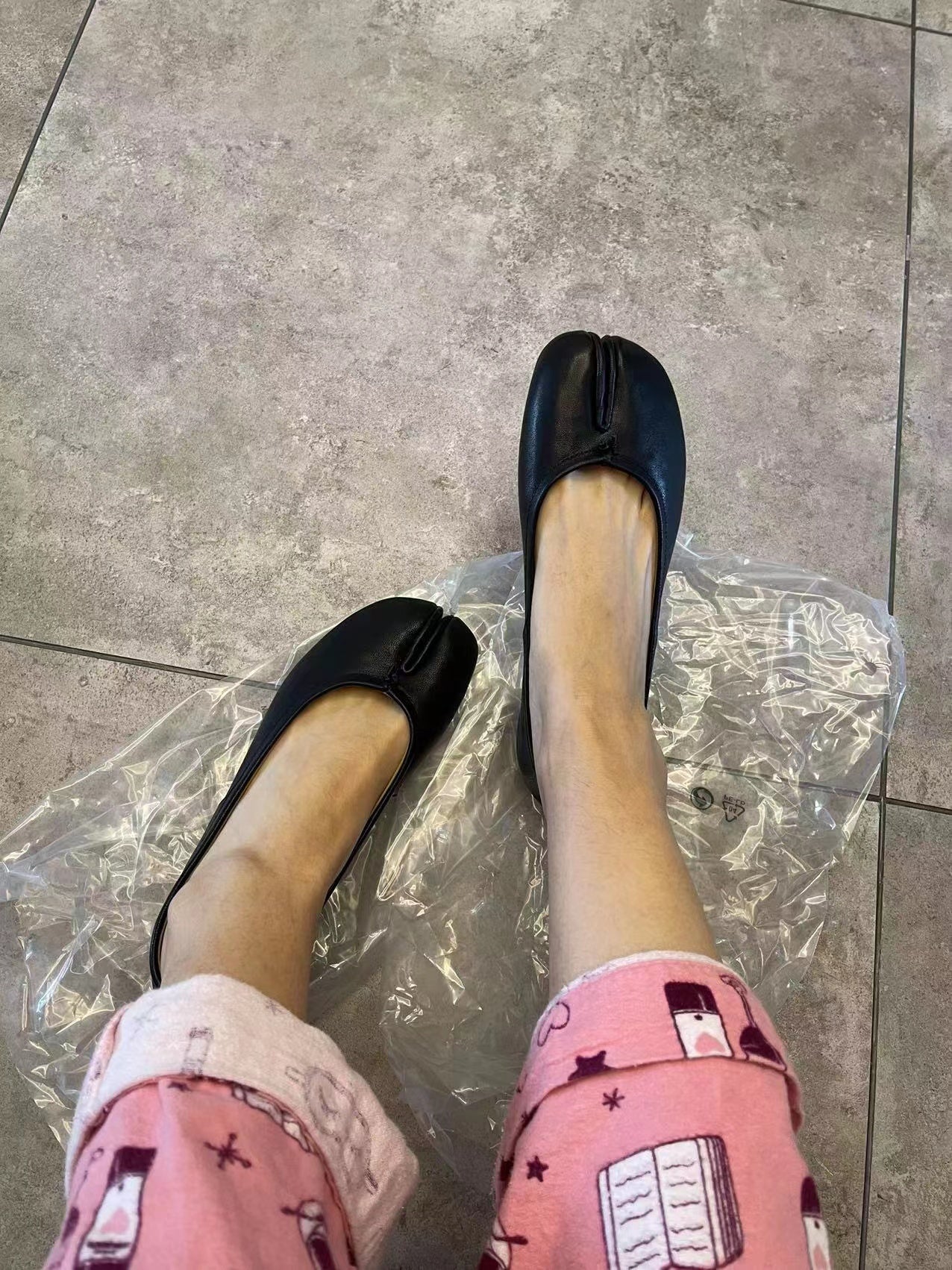 25SS MM6 Classic Slip-On Tabi Shoes - Buttery Lambskin Split-Toe Ballet Flats