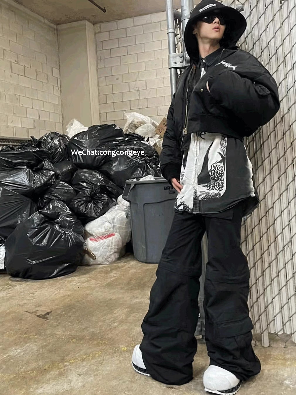 VTM Archive Pentagram Bomber - Cropped Hooded Puffer Jacket Thome Browne