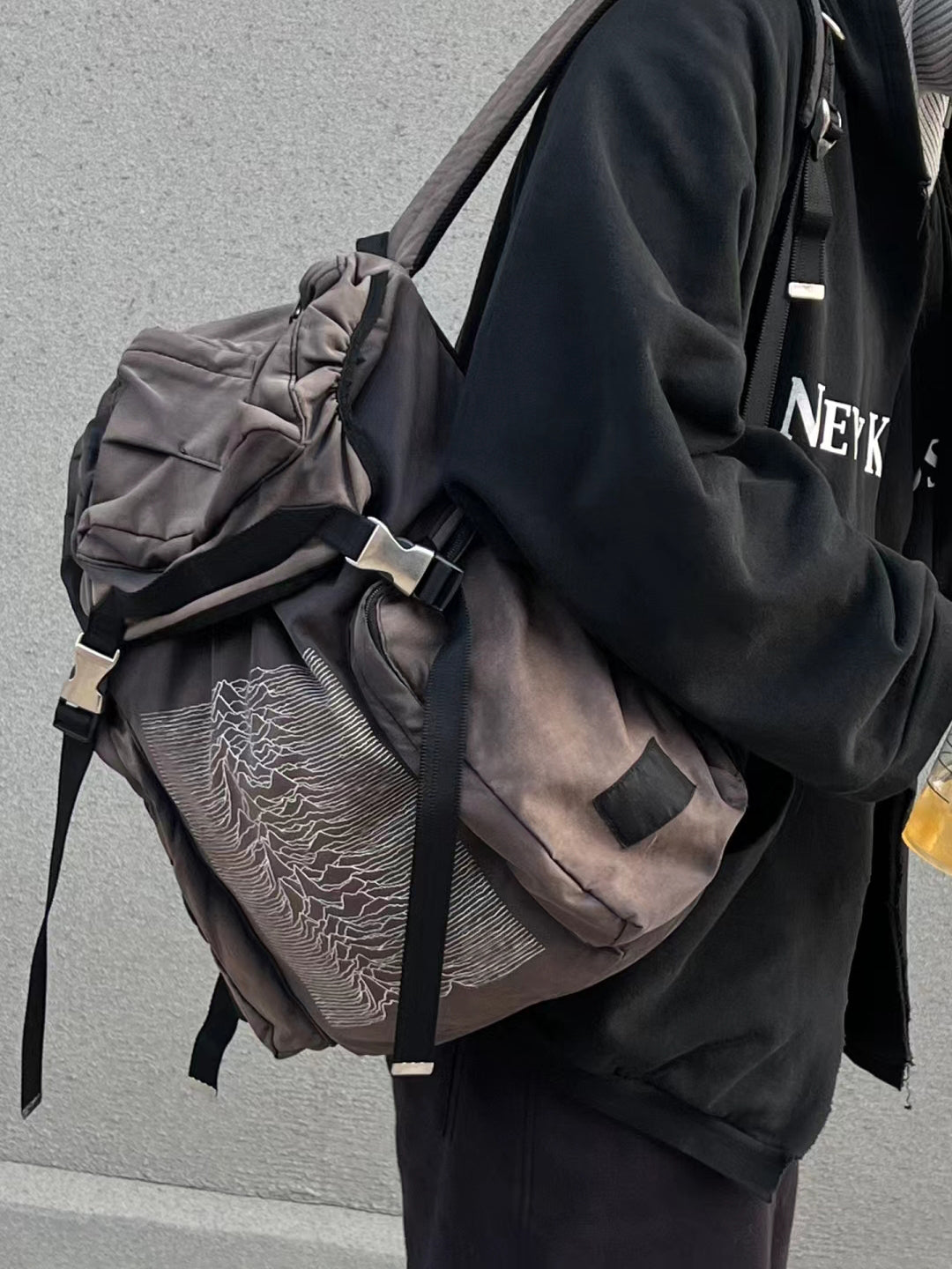 Self-made UNDERCOVER 09AW ARCHIVE Collection Ripple Effect Distressed Backpack