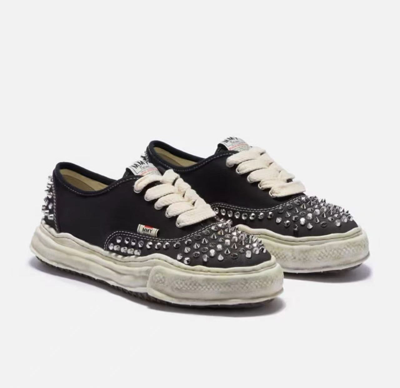 Self-made Mihara MMY A13FW736 Studded Distressed Sneakers Melting Canvas Shoes