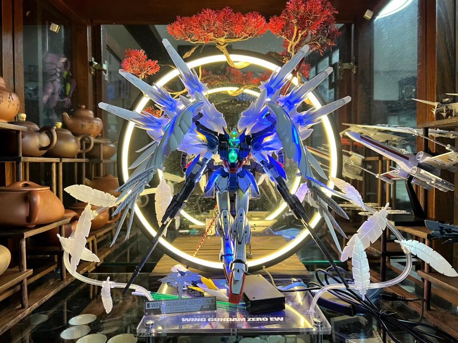 Gundam/OnePieces Showcase Lamp:USB-Powered/ Dimming/Striking Halo/Model Figure