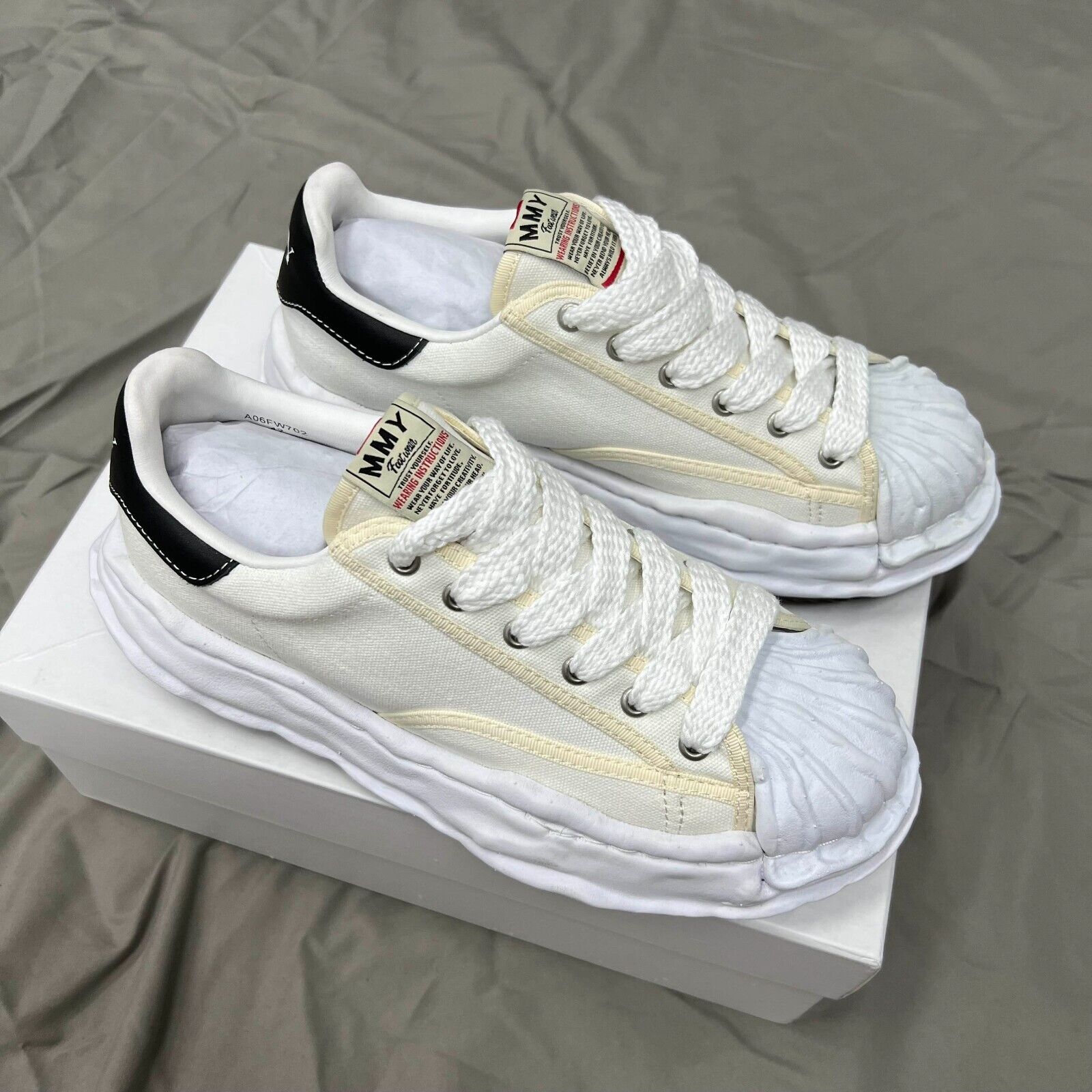 MMY Seashell-Toe Shoes Thick-Soled Unisex Dissolvable Sneakers/Distressed Canvas