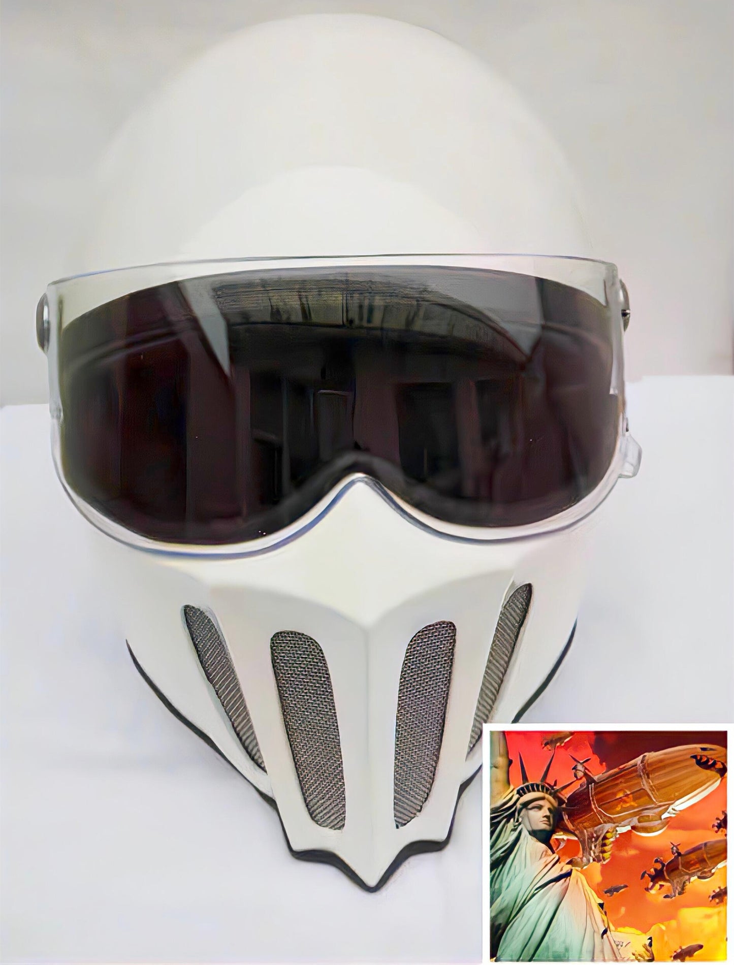 McKense Venom – Anti-Fog Retro German Fiberglass Cruiser Motorcycle Helmet