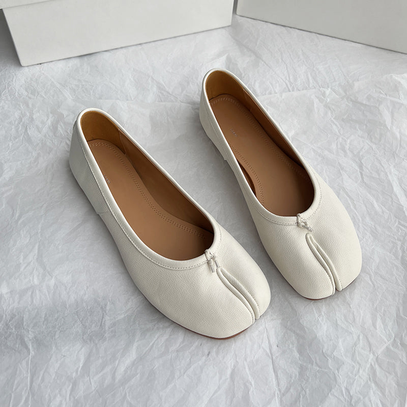 25SS MM6 Classic Slip-On Tabi Shoes - Buttery Lambskin Split-Toe Ballet Flats